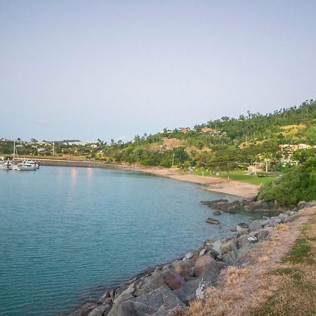 Marina View Apartment Airlie Beach Bagian luar foto