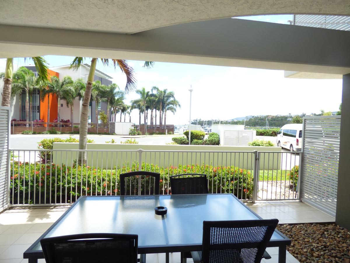 Marina View Apartment Airlie Beach Bagian luar foto