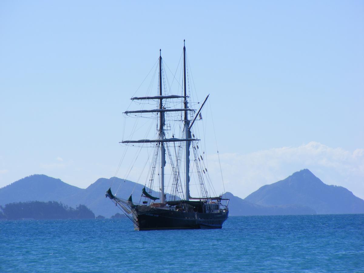Marina View Apartment Airlie Beach Bagian luar foto