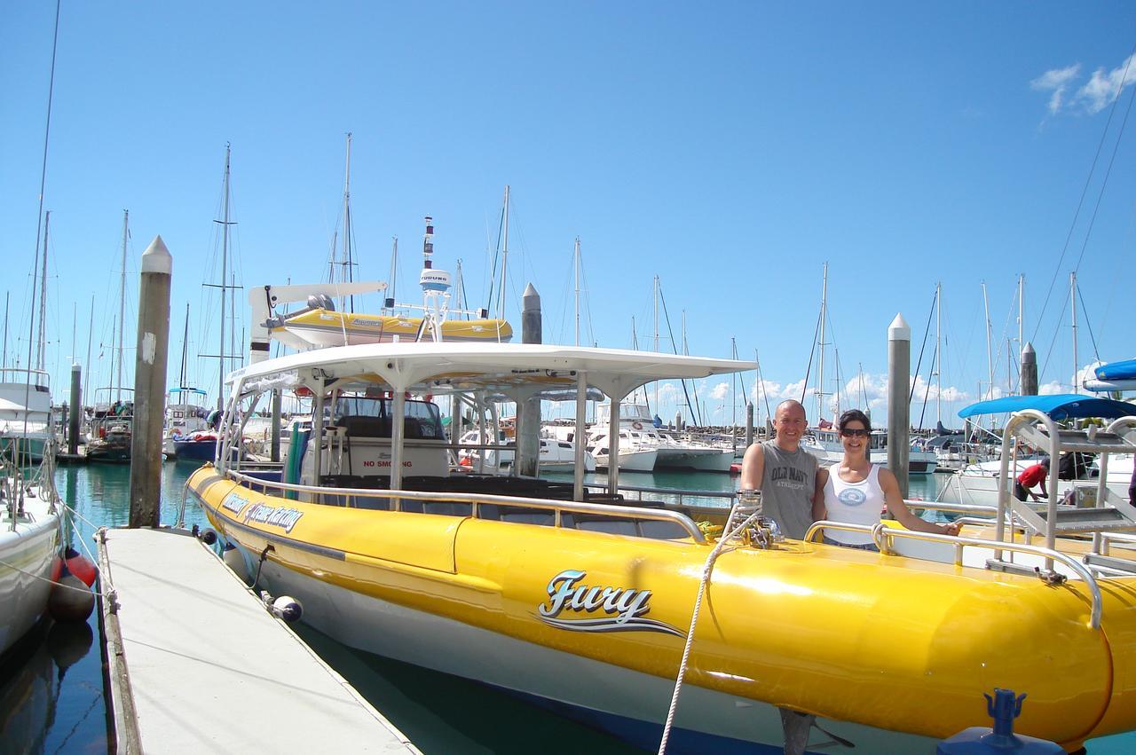 Marina View Apartment Airlie Beach Bagian luar foto