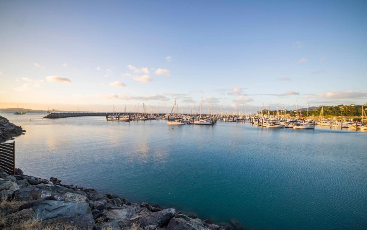 Marina View Apartment Airlie Beach Bagian luar foto