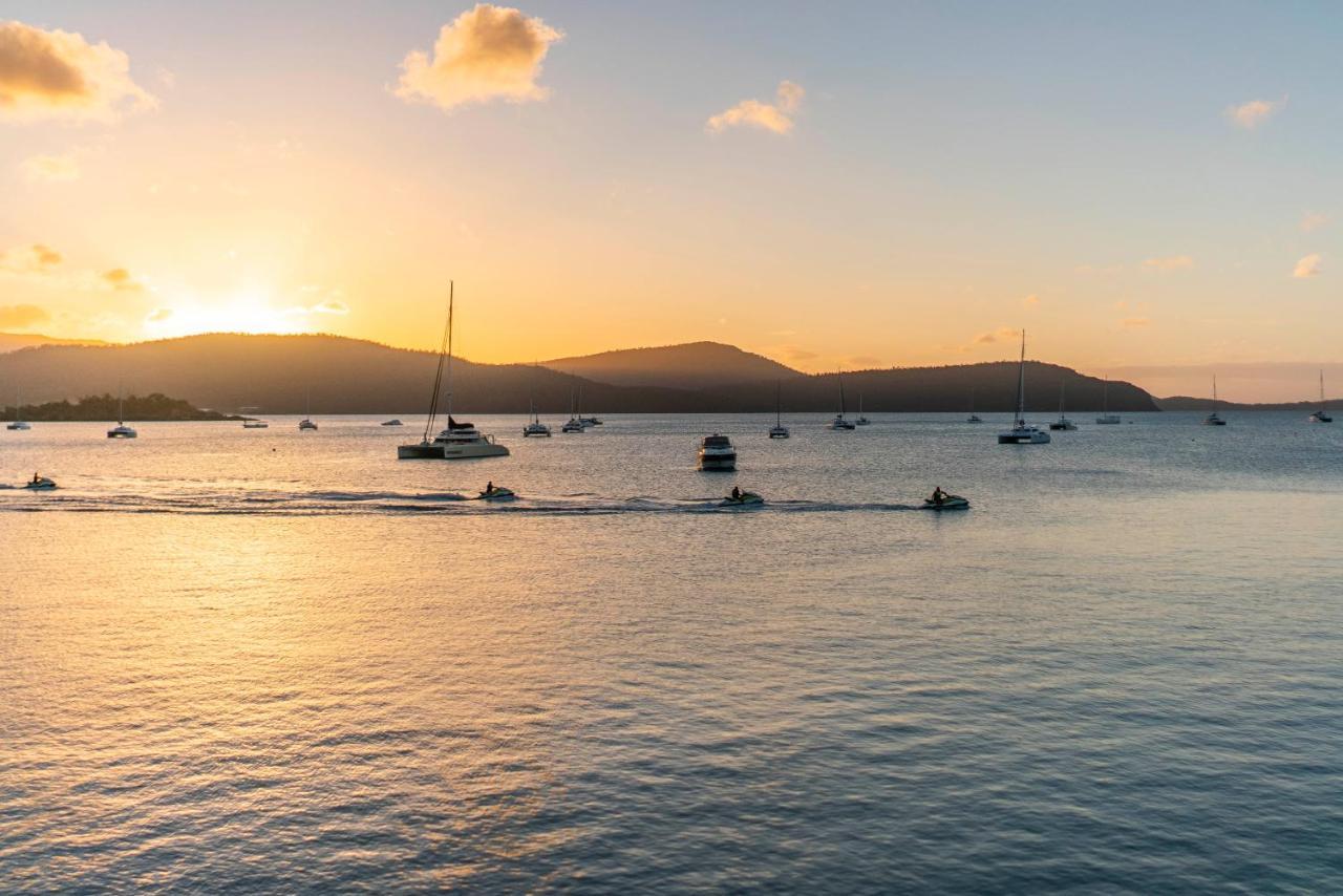 Marina View Apartment Airlie Beach Bagian luar foto