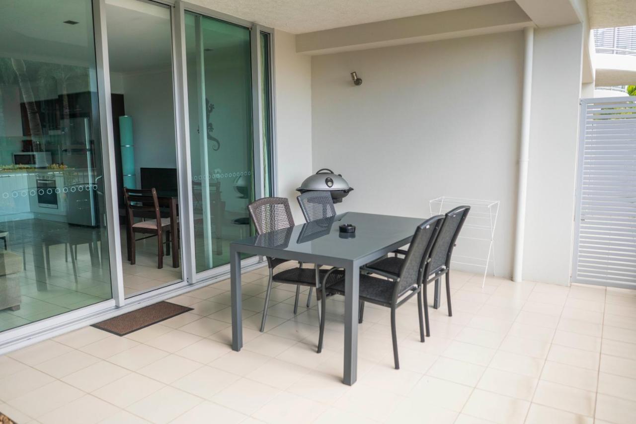 Marina View Apartment Airlie Beach Bagian luar foto