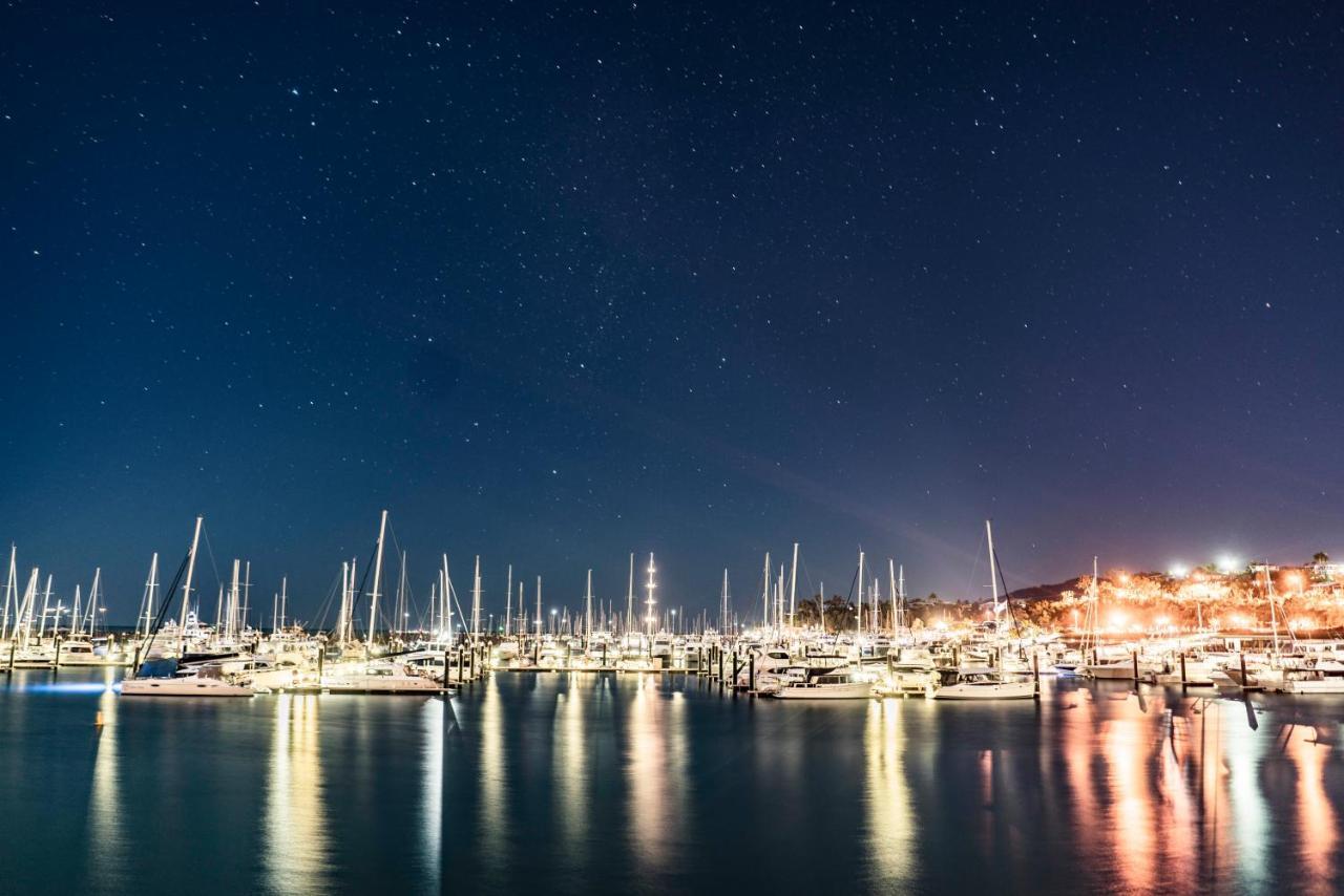 Marina View Apartment Airlie Beach Bagian luar foto